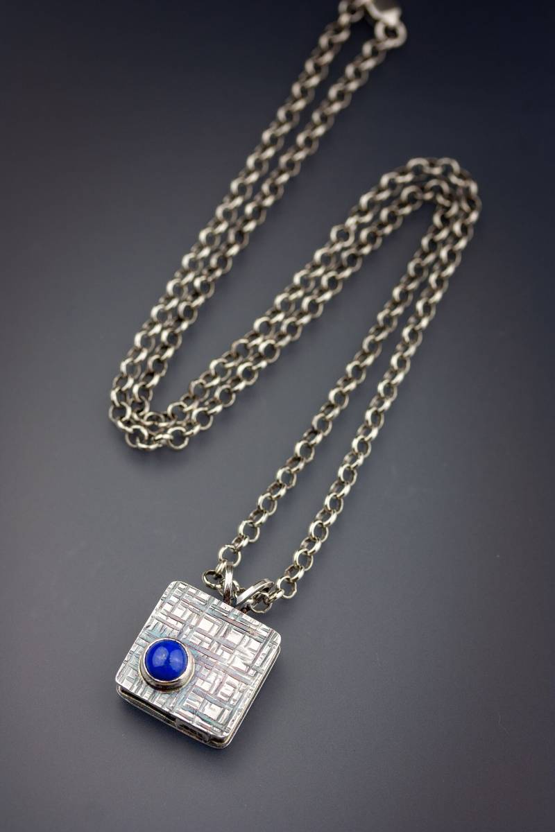 sterling Silber Hohlform Box Halskette Mit Lapis Lazuli | Handwerklich Hergestellter Silber-Box-Anhänger Kleinem Lapis-stein 18 Zoll Kette Inklusive von GeophiliaStudio
