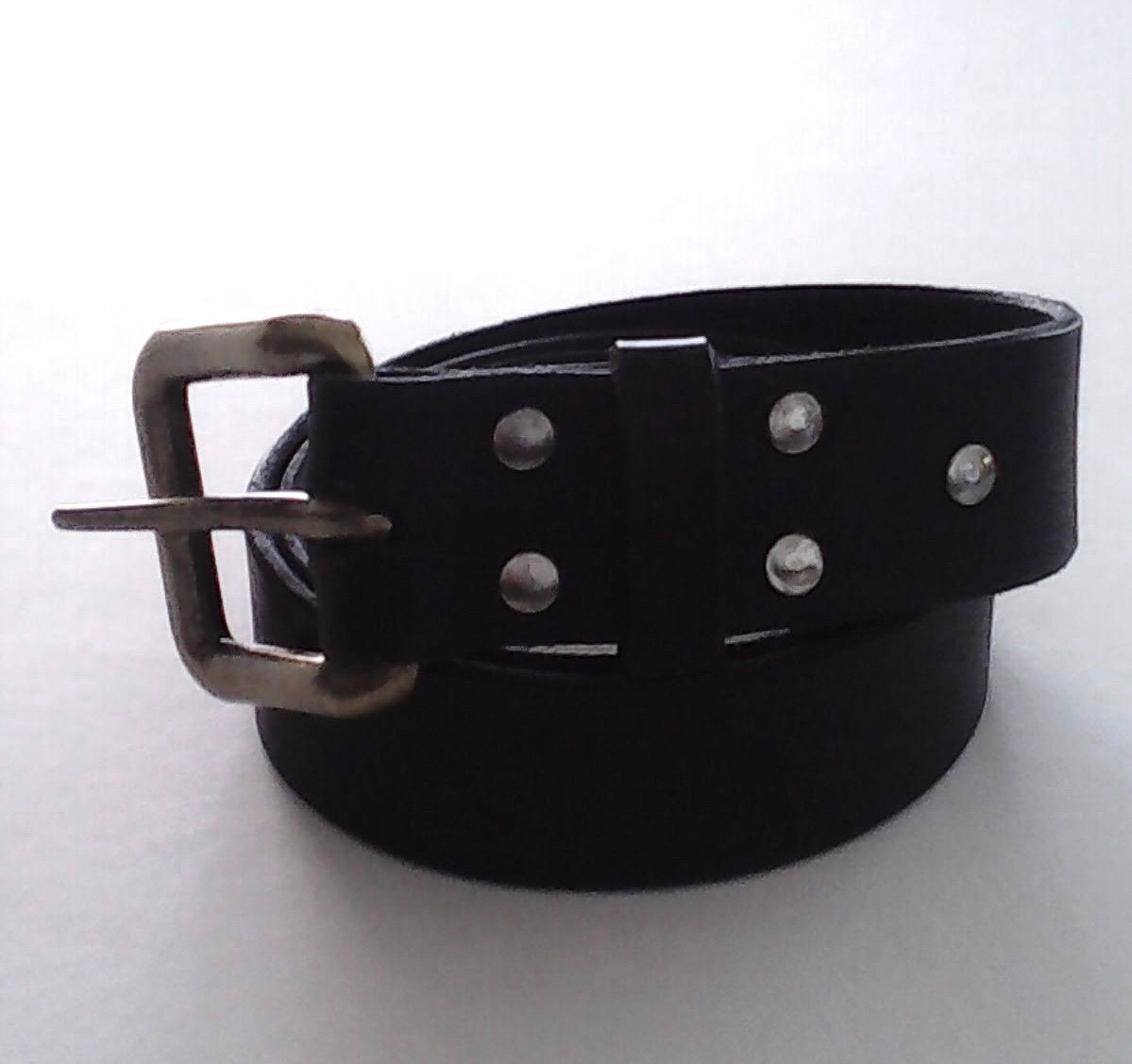 Gürtel Aus Braunem, Handbemalten Leder Genietete Schnalle Gürtel Aus Braunem, Handbemalten Leder Genietete Schnalle von GeorgeCKirksFootwear