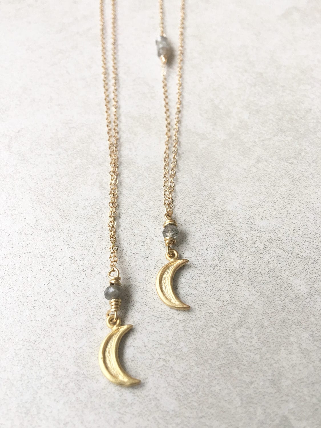 14K Gold Filled Mond Halskette, Halbmond Zierliche Layering Phase Muttertag Geschenk, Astrologie 14K Gold Filled Mond Halskette, Halbmond Zierliche Layering Phase Muttertag Geschenk, Astrologie von GeorgiaMarieDesigns