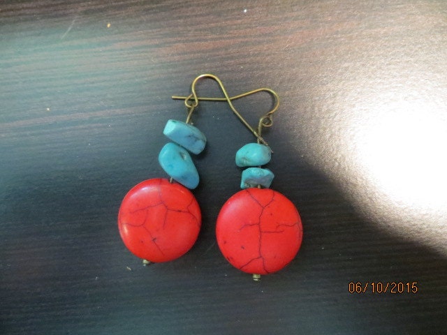 Türkis Und Roten Marmor Ohrringe Antik Messing Mit Haken Türkis Und Roten Marmor Ohrringe Antik Messing Mit Haken von GeorgiaPeachBotique