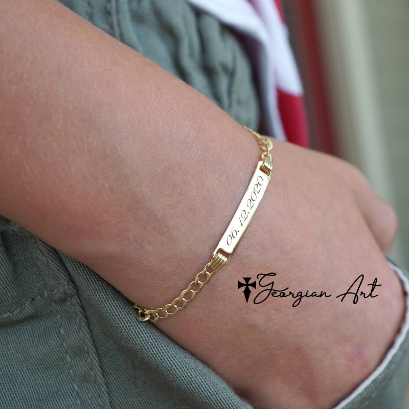 14K Massives Gold Kinder Id Armband Mit Curb Kette, Gravieren Initialen, Geburtsdatum, Name Oder Psalm Massiv Gelb Weißgold Armband von GeorgianArtDesigns