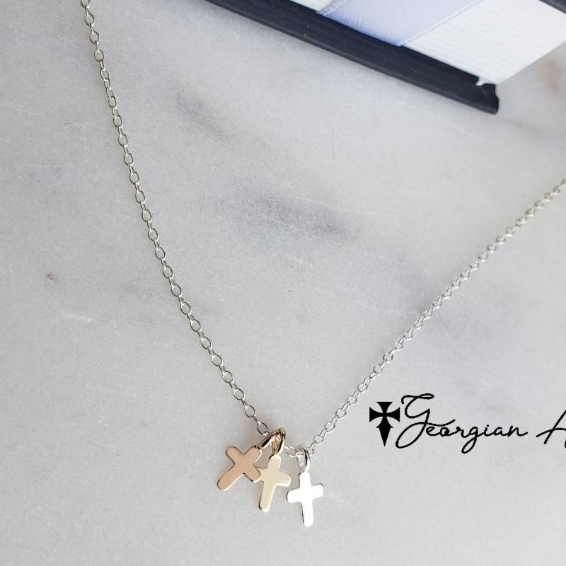 Mini Kreuz Halskette in Massivem Gold 10K, 14K Oder 18K Gold Für Erwachsene Kinder - Religiöser Schmuck Gelb-, Rosé- Weißgold von GeorgianArtDesigns