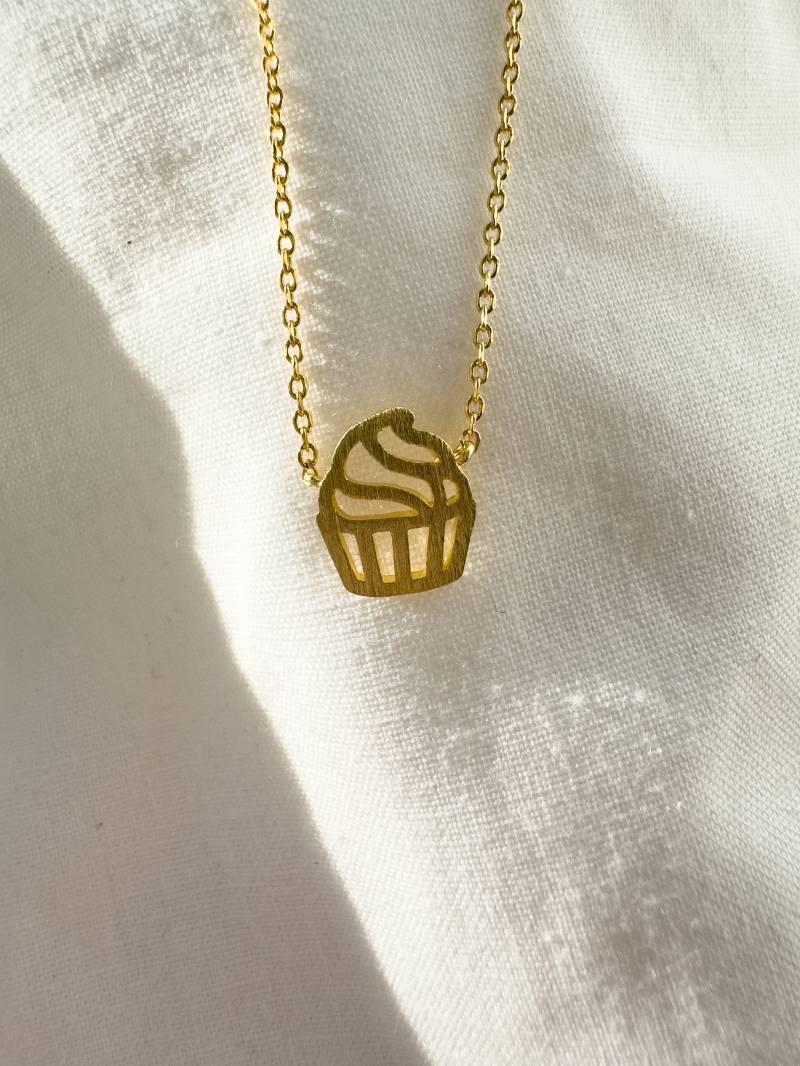 Cupcake Halskette in Gold, Silber Oder Roségold - Süßer Anhänger Form Einer Bäckerei Cupcake Halskette in Gold, Silber Oder Roségold - Süßer Anhänger Form Einer Bäckerei von Gerizim