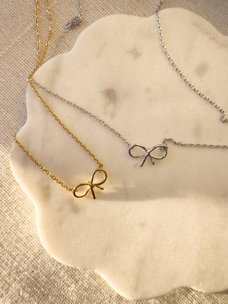 Winzige Gold Und Silber Band Anhänger Halskette Brautjungfer Geschenk Zierliche Zarte Für Jeden Tag Winzige Gold Und Silber Band Anhänger Halskette Brautjungfer Geschenk Zierliche Zarte Für Jeden Tag von Gerizim