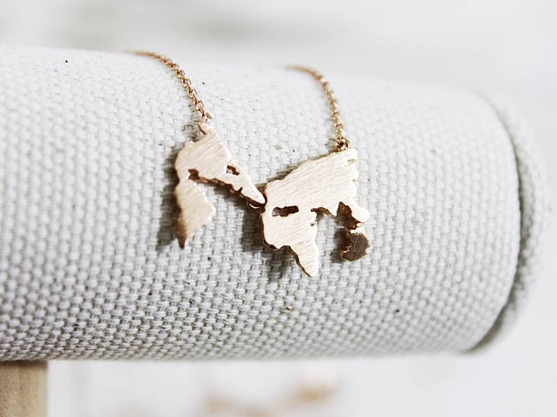 Zierliche Weltkarte Kette Gold, Silber, Roségold - Reiseschmuck Zierliche Weltkarte Kette Gold, Silber, Roségold - Reiseschmuck von Gerizim