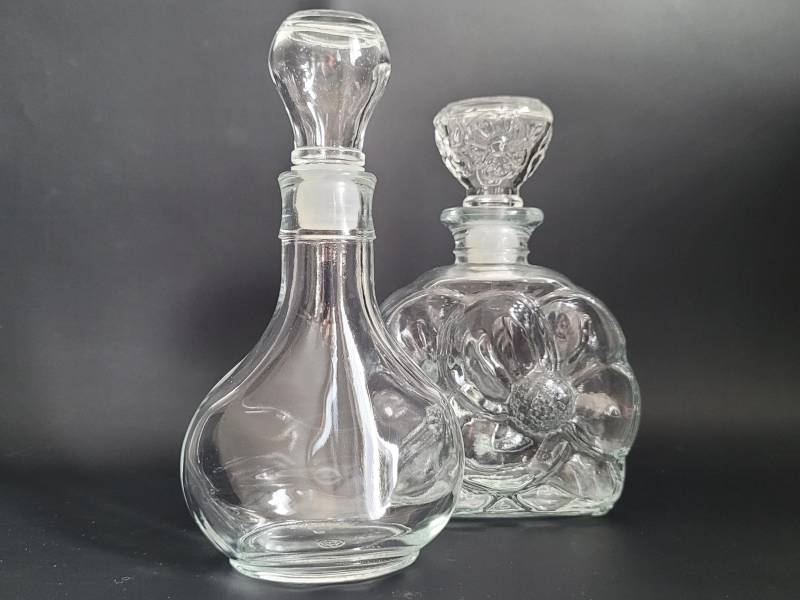 2 Stück Vintage - Flaschen/Flakons Für Flüssigseifen Und Badezusätze Pressglas Mit Stöpsel Parfümflaschen Parfum Flacon von Gernewieder