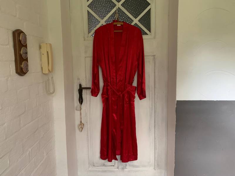 Leichter Satin-Morgenmantel/Roter Morgenrock Vintage Kimono Satin Bademantel Damen Gr. L - Xl 90Er Jahre Y2K von Gernewieder