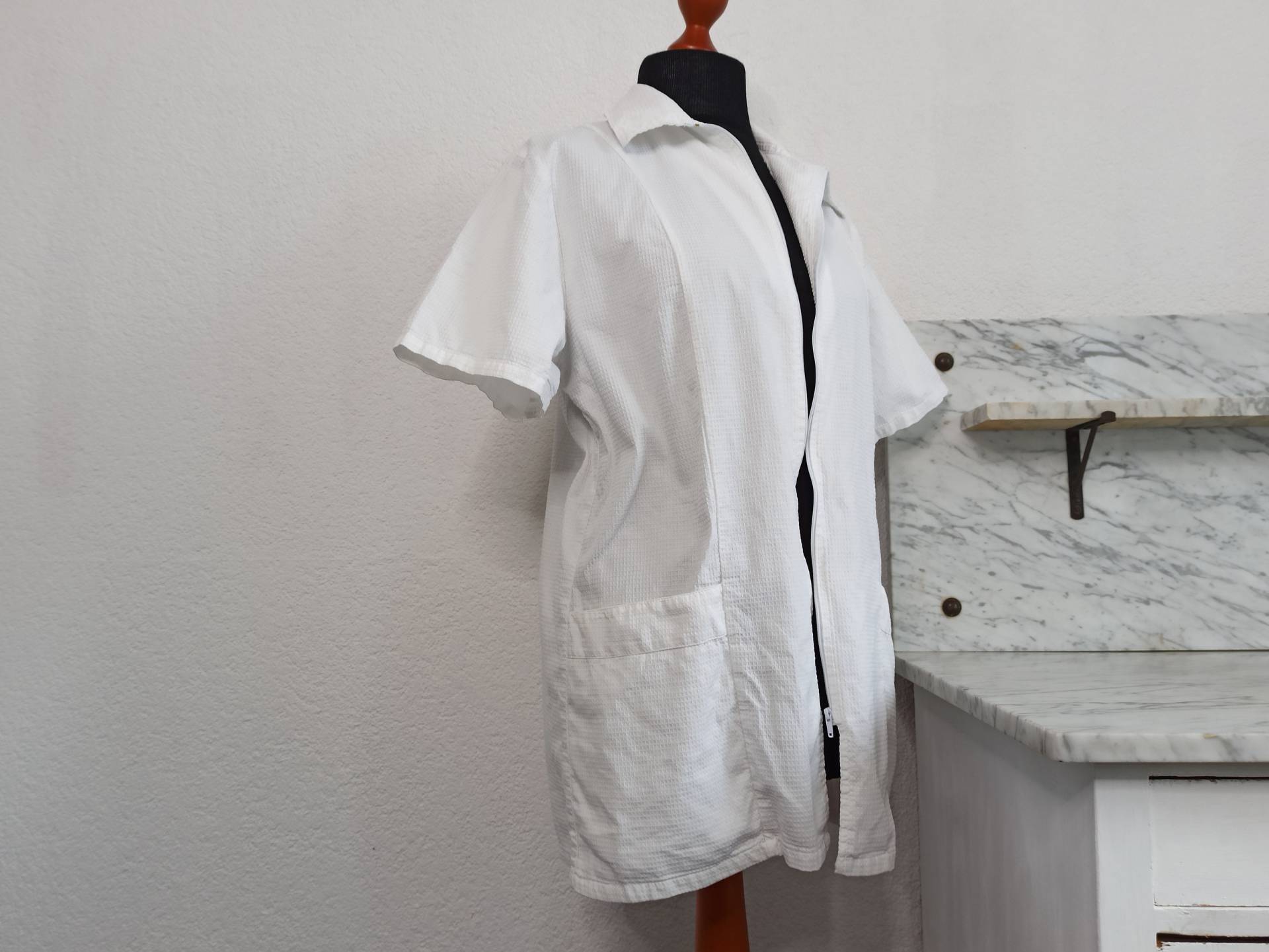 Retro Kasack/Vintage Berufsbekleidung Weiße Kittelschürze Aus Baumwolle Weißer Kittel Arztjacke von Gernewieder