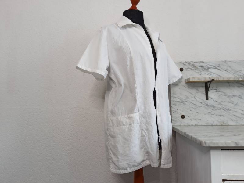 Retro Kasack/Vintage Berufsbekleidung Weiße Kittelschürze Aus Baumwolle Weißer Kittel Arztjacke von Gernewieder