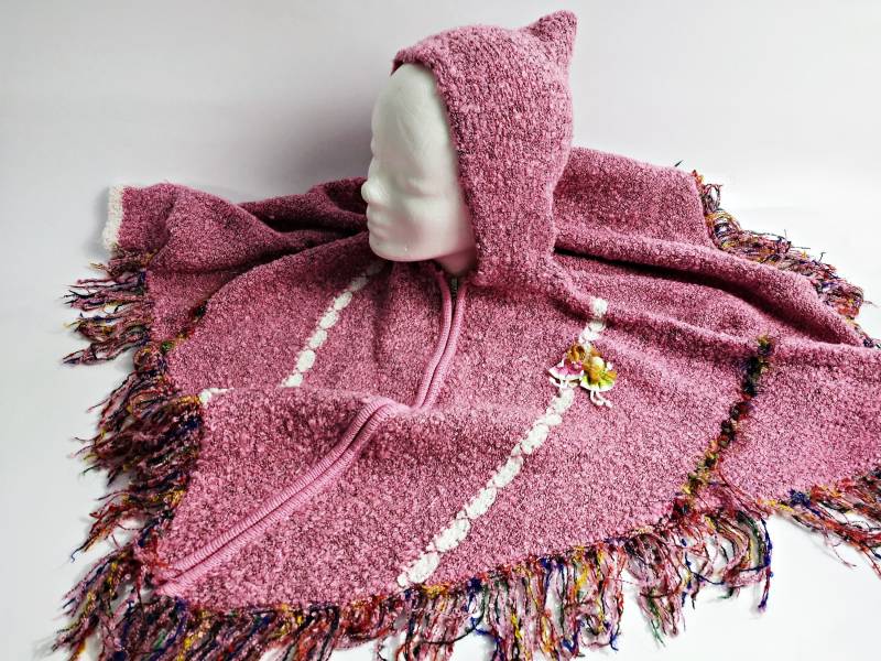 Süßer Poncho Mit Kapuze Ärmel Fransen/Rosa Hippe von Gernewieder