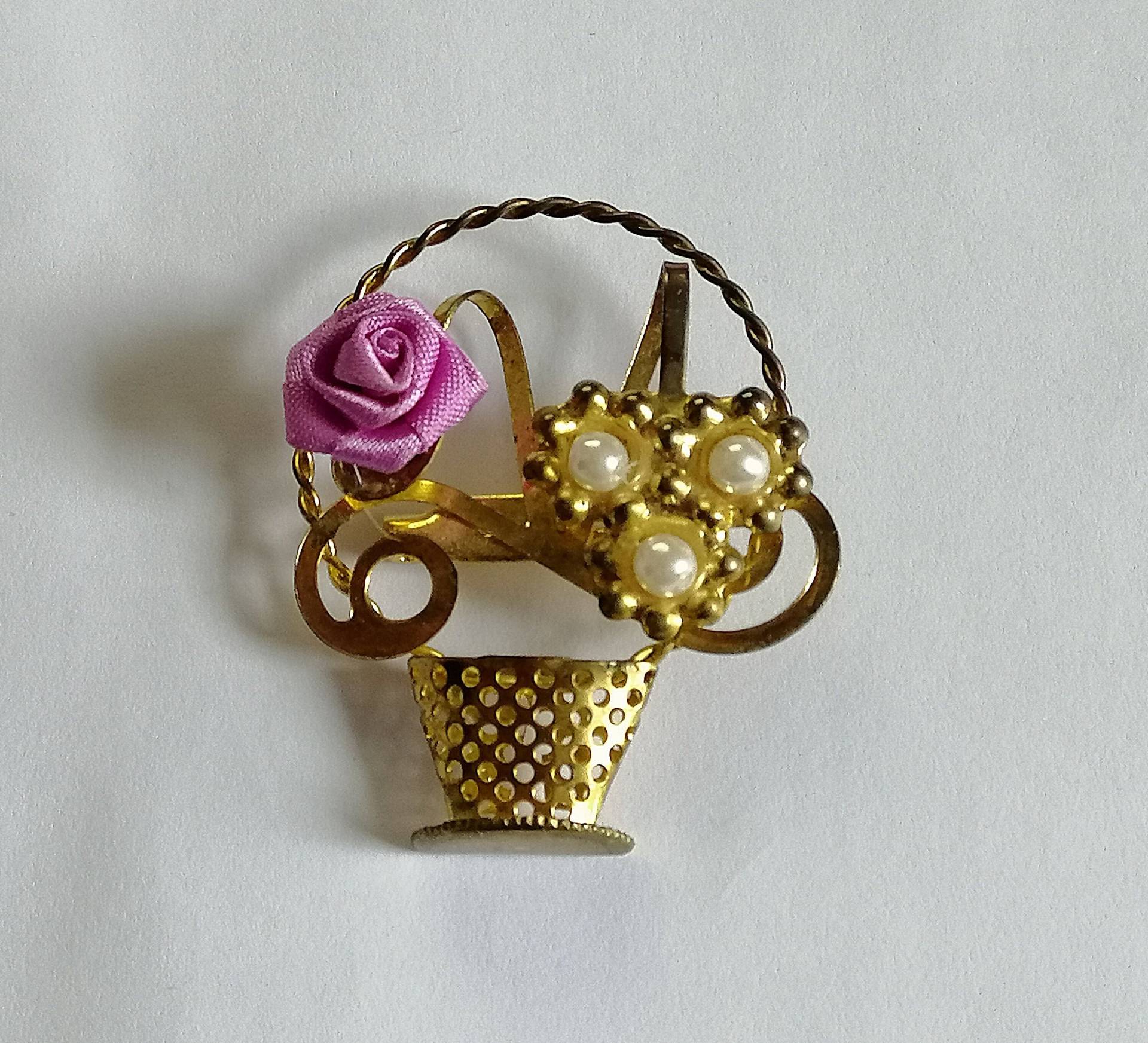 Vintage Brosche/Pin Modeschmuck Goldfarben Retro Schmuck Metall Bouquet von Gernewieder