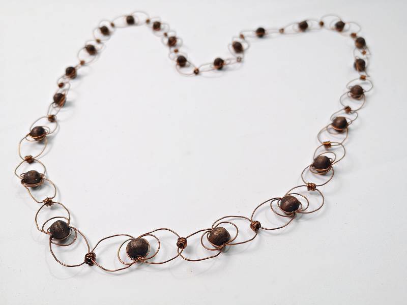 Vintage Kette Aus Kupferdraht Mit Holzperlen/Modeschmuck Kupfer 1970Er 70Er Jahre Schmuck von Gernewieder