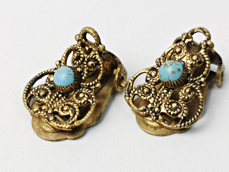 Vintage Ohrclips Aus Messing Mit Blauem Stein/Ohrring Modeschmuck Türkiser von Gernewieder
