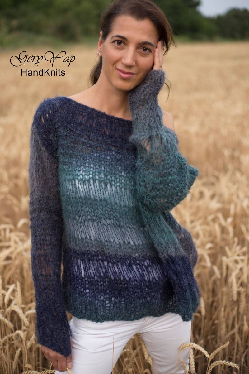 Hand Gestrickte Frau Pullover Mohair Locker Stricken Denim Blau Grün Grau Gestrickt Eine Größe Extrem Weich Und Flauschig Boho Style von GeryYapHandKnits4