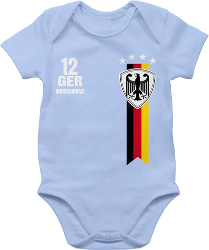 Baby Body Junge Mädchen - 2026 Fussball Fanartikel - Germany WM Fan Deutschland - 6/12 Monate - Babyblau - strampler fußball em europa bodies fußball-strampler europa-meisterschaft german von Geschenk mit Namen personalisiert by Shirtracer