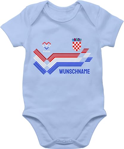 Baby Body Junge Mädchen - 2024 Fussball EM Fanartikel - Personalisierbares Kroatien Motiv Trikot | Individuelles Hrvatska Design mit Wappen und Landesfarben | Mit eigenem Namen | Croatia - 1/3 Monate von Geschenk mit Namen personalisiert by Shirtracer