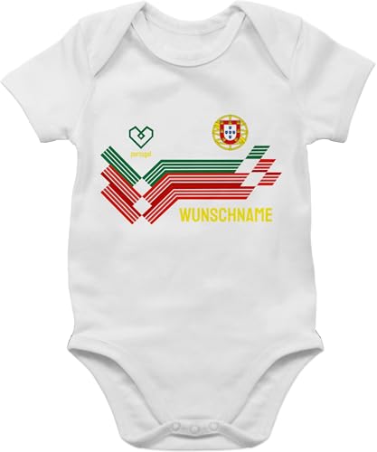 Baby Body Junge Mädchen - 2024 Fussball EM Fanartikel - Personalisierbares Portugal Motiv Trikot | Individuelles Portugal Design mit Wappen und Landesfarben | Mit eigenem Namen - 6/12 Monate - Weiß von Geschenk mit Namen personalisiert by Shirtracer