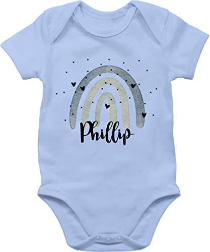 Baby Body Junge Mädchen - Boho - Regenbogen Name - 6/12 Monate - Babyblau - bedrucken lassen selbst gestaltet strampler neugeborene kleine personalisierte geschenke einschulung babysachen von Geschenk mit Namen personalisiert by Shirtracer