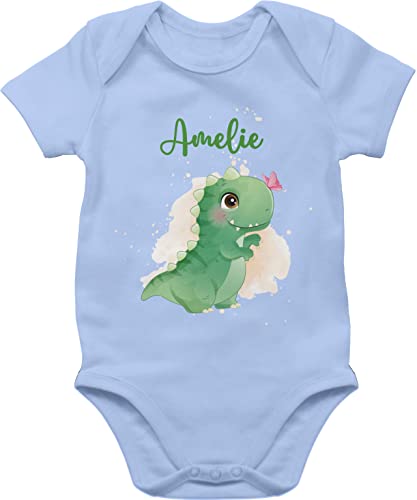 Baby Body Junge Mädchen - Geschenk Dino mit Name personalisiert I Saurier I Dinos I Dinosaurier I Urzeittier - 1/3 Monate - Babyblau - geschenke geburt baby+body tier tieren babysachen kleidung von Geschenk mit Namen personalisiert by Shirtracer