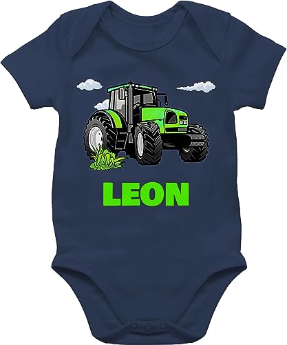Baby Body Junge Mädchen - Geschenk Traktor mit Name personalisiert I Trecker Fan I Zugmaschine I Bulldog I Schlepper - 3/6 Monate - Navy Blau - bauer anziehsachen traktoren strampler von Geschenk mit Namen personalisiert by Shirtracer
