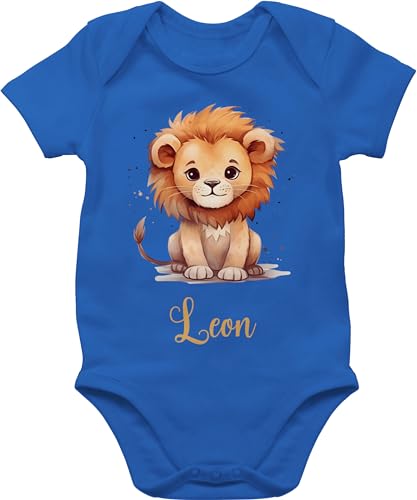 Baby Body Junge Mädchen - Süßer Löwe mit Name personalisiert I Löwen Geschenk I Zootiere I König der Tiere I Leu - 1/3 Monate - Royalblau - strampler babygeschenk leo löwenmotiv leon kurzarm von Geschenk mit Namen personalisiert by Shirtracer