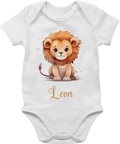 Baby Body Junge Mädchen - Süßer Löwe mit Name personalisiert I Löwen Geschenk I Zootiere I König der Tiere I Leu - 3/6 Monate - Weiß - strampler babygeschenk leo löwenmotiv leon kurzarm von Geschenk mit Namen personalisiert by Shirtracer