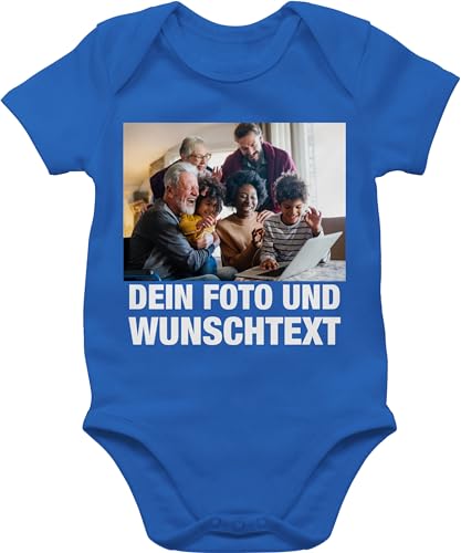 Baby Body Junge Mädchen - Geschenk mit Bild I eigenem Foto I Name I eigener Text I Wunschtext - 1/3 Monate - Royalblau - babygeschenke neffe selbst drucken logo strampler von Geschenk mit Namen personalisiert by Shirtracer