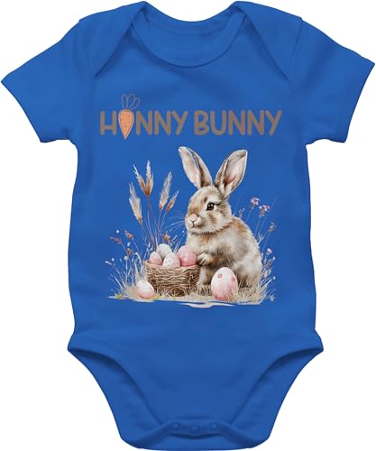 Baby Body Junge Mädchen - Ostergeschenke Ostern - Hunny Bunny Osterhase I Osternest I Osterüberraschung - 1/3 Monate - Royalblau - personalisierte oster osterhasen hase easter osterngeschenke von Geschenk mit Namen personalisiert by Shirtracer