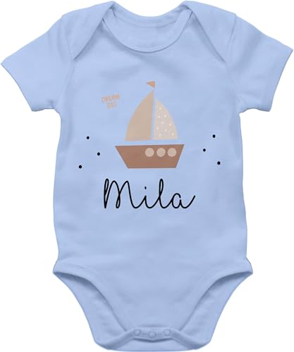 Baby Body Junge Mädchen - Süßes Segelboot Boot Segler - 6/12 Monate - Babyblau - segler-geschenk und name von Geschenk mit Namen personalisiert by Shirtracer