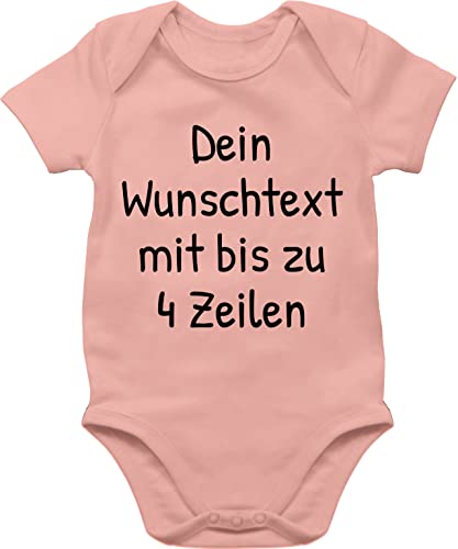 Baby Body Junge Mädchen - Aufdruck selbst gestalten - Wunschdruck Text Namen - 3/6 Monate - Babyrosa - bedrucken personalisieren babykleidung jungen individueller selber machen babybodies strampler von Geschenk mit Namen personalisiert by Shirtracer