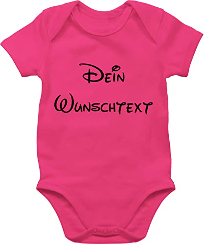 Baby Body Junge Mädchen - Aufdruck selbst gestalten - Wunschtext - 12/18 Monate - Fuchsia - name schreiben jungen zum beschriften personalisieren lassen kurzarm personalierste geschenke von Geschenk mit Namen personalisiert by Shirtracer