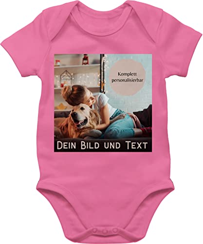 Baby Body Junge Mädchen - eigenem - Foto Bild Geschenk - 18/24 Monate - Pink - text und schrift bedrucken eigenen bildern einfügen von sich drauf selbst gestalten personalisierter zum selber für von Geschenk mit Namen personalisiert by Shirtracer