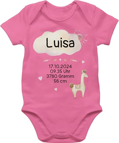 Body Junge - Baby Geschenk zur Geburt Mädchen Geburtsgeschenk - 3/6 Monate - Pink - strampler name verkündung schwangerschaft kurzarm babygeschenk pregnancy gift personalisierter babygeschenke von Geschenk mit Namen personalisiert by Shirtracer