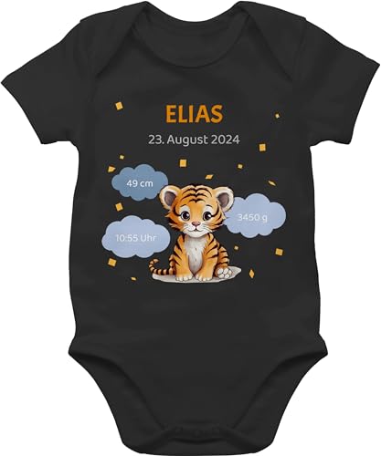 Baby Body Junge Mädchen - Zur - Geschenk Geburtsdaten Geschenke Geburt Daten - 3/6 Monate - Schwarz - personalisiertes babygeschenk strampler personalisierter pregnancy gift kurzarm name von Geschenk mit Namen personalisiert by Shirtracer