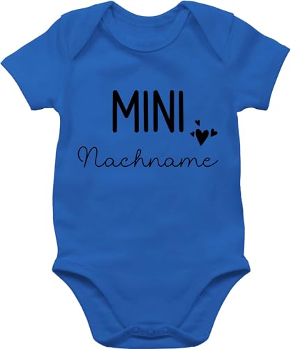 Body Junge Mädchen - Zur - Mini Nachname | Schwangerschaft verkünden Geschenk Geburt Baby - 6/12 Monate - Royalblau - neugeborene selbst gestalten bodies süße strampler personalisierter von Geschenk mit Namen personalisiert by Shirtracer