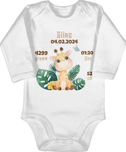 Baby Body langarm Mädchen Junge - Zur Geburt - Geburtsgeschenk Giraffe Datum Gewicht Uhrzeit Größe - 3/6 Monate - Weiß - personalisierter neugeborenes babykleidung neugeborenen strampler von Geschenk mit Namen personalisiert by Shirtracer