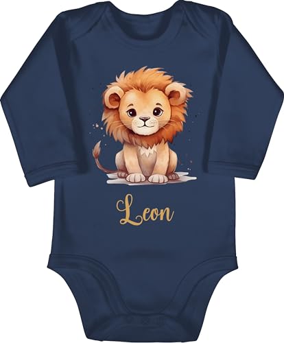 Baby Body langarm Mädchen Junge - Süßer Löwe mit Name personalisiert I Löwen Geschenk I Zootiere I König der Tiere I Leu - 6/12 Monate - Navy Blau - löwenmotiv leon strampler tier von Geschenk mit Namen personalisiert by Shirtracer