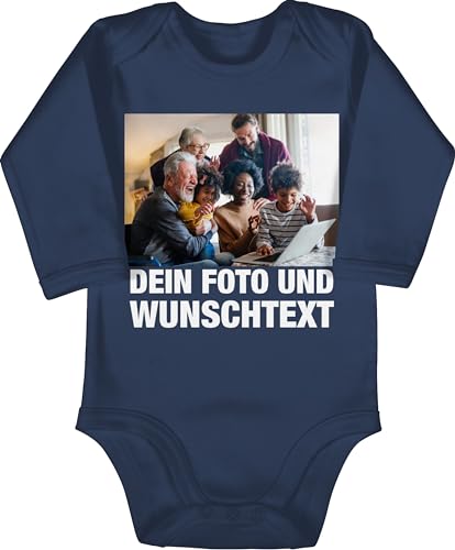 Baby Body langarm Mädchen Junge - Geschenk mit Bild I eigenem Foto I Name I eigener Text I Wunschtext - 12/18 Monate - Navy Blau - personalisierte babysachen selbst drucken logo strampler von Geschenk mit Namen personalisiert by Shirtracer