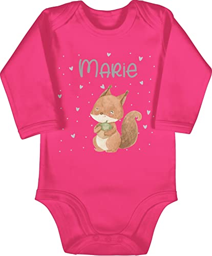 Baby Body langarm Mädchen Junge - Tiere - Eichhörnchen Eichhorn Squirrel - 6/12 Monate - Fuchsia - waldtiere personalisierte geschenke kita strampler tier name babykleidung tieren personalisierter von Geschenk mit Namen personalisiert by Shirtracer