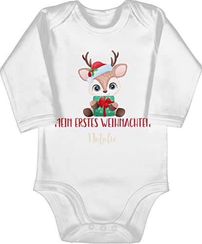 Baby Body langarm Mädchen Junge - Weihnachten Geschenke - Süßes Rentier mit Geschenk und Name - 6/12 Monate - Weiß - first christmas outfit weihnachtsbody weihnachts erstes strampler mein von Geschenk mit Namen personalisiert by Shirtracer