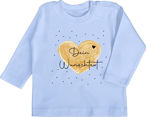 Baby Langarmshirt - Aufdruck selbst gestalten - Dein Wunschtext - 3/6 Monate - Babyblau - und Name Partner Shirt Langarm Bedrucken Freundin eigener Text pärchen beschriften Boyfriend von Geschenk mit Namen personalisiert by Shirtracer