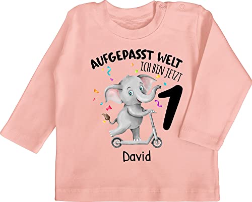 Baby Langarmshirt - 1. Geburtstag - Ich Bin jetzt 1 - Aufgepasst Welt - 12/18 Monate - Babyrosa - Shirt erster Outfit mädchen einjährige Tshirt Junge Jahr alt einjähriges Jungen zum Maedchen von Geschenk mit Namen personalisiert by Shirtracer