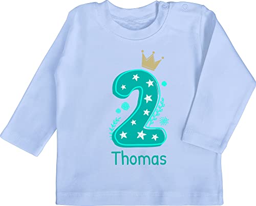 Baby Langarmshirt - 2. Geburtstag - Zahl Zwei mit Krone und Name zum Zweiten - 18/24 Monate - Babyblau - Stern 2 Jahre alt Geburtstags t Shirt 2.Geburtstag babysachen Tshirt Langarm 2ter von Geschenk mit Namen personalisiert by Shirtracer