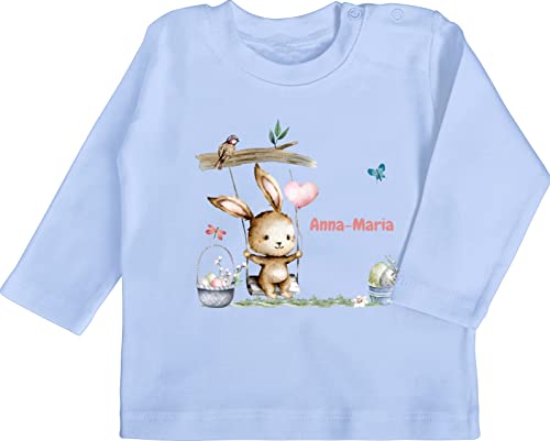 Baby Langarmshirt - Ostergeschenke Ostern - Hase Süß Kinder personalisiert I Osterhase - 18/24 Monate - Babyblau - Oster osterhasen Name Shirt Easter Bunny Babykleidung osterngeschenke Hasen von Geschenk mit Namen personalisiert by Shirtracer