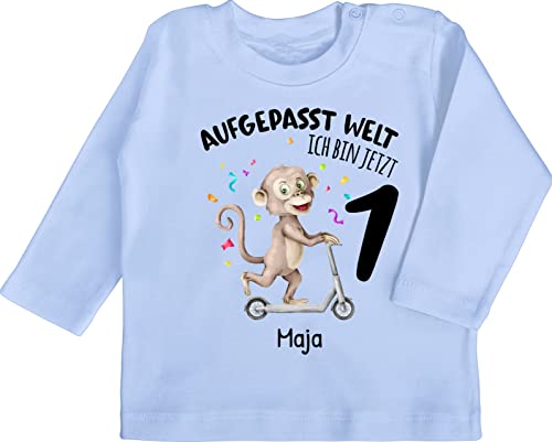 Baby Langarmshirt - 1. Geburtstag - Aufgepasst Welt - Ich Bin jetzt 1 - AFFE mit Name zum Ersten - 12/18 Monate - Babyblau - Outfit Shirt Birthday 1.Geburtstag Junge Tshirt Jahr mädchen von Geschenk mit Namen personalisiert by Shirtracer