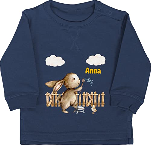 Baby Pullover Jungen Mädchen - Ostergeschenke Ostern - Süßer Hase Kinder - 6/12 Monate - Navy Blau - personalisierte Oster Sweatshirt Happy Easter zu osterhasen Osterhase osterngeschenke Hasen von Geschenk mit Namen personalisiert by Shirtracer