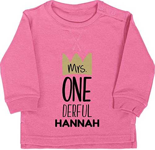 Baby Pullover Jungen Mädchen - 1. Geburtstag - Mrs Onederful - zum Ersten mit Wunsch Name - 12/18 Monate - Pink - 1 Geburtstags one Birthday ich Bin eins einjährige erstes Jahr 1geburtstag von Geschenk mit Namen personalisiert by Shirtracer