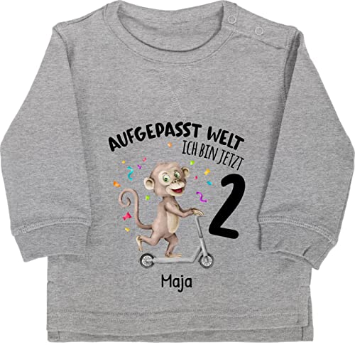 Baby Pullover Jungen Mädchen - 2. Geburtstag - Aufgepasst Welt Ich bin jetzt 2 Affe - 18/24 Monate - Grau meliert - sweatshirt zwei jahre name pulli mein oberteil zweijähriger von Geschenk mit Namen personalisiert by Shirtracer