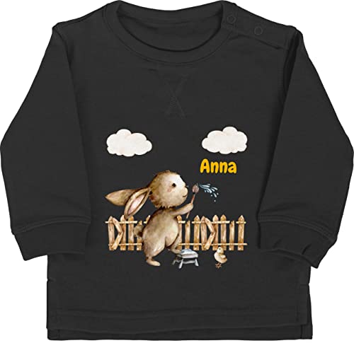 Baby Pullover Jungen Mädchen - Ostergeschenke Ostern - Süßer Hase Kinder - 6/12 Monate - Schwarz - Easter Osterhase Sweatshirt personalisierte Oster osterhasen osterngeschenke Happy zu Gifts von Geschenk mit Namen personalisiert by Shirtracer