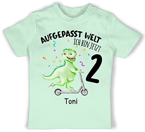 Baby T-Shirt Mädchen Jungen - 2. Geburtstag - Aufgepasst Welt - Ich Bin jetzt 2 - Dino mit Name zum Zweiten - 12/18 Monate - Mintgrün - Tshirt t Shirt Zwei Jahre t-Shirts geburtstagsshirt von Geschenk mit Namen personalisiert by Shirtracer